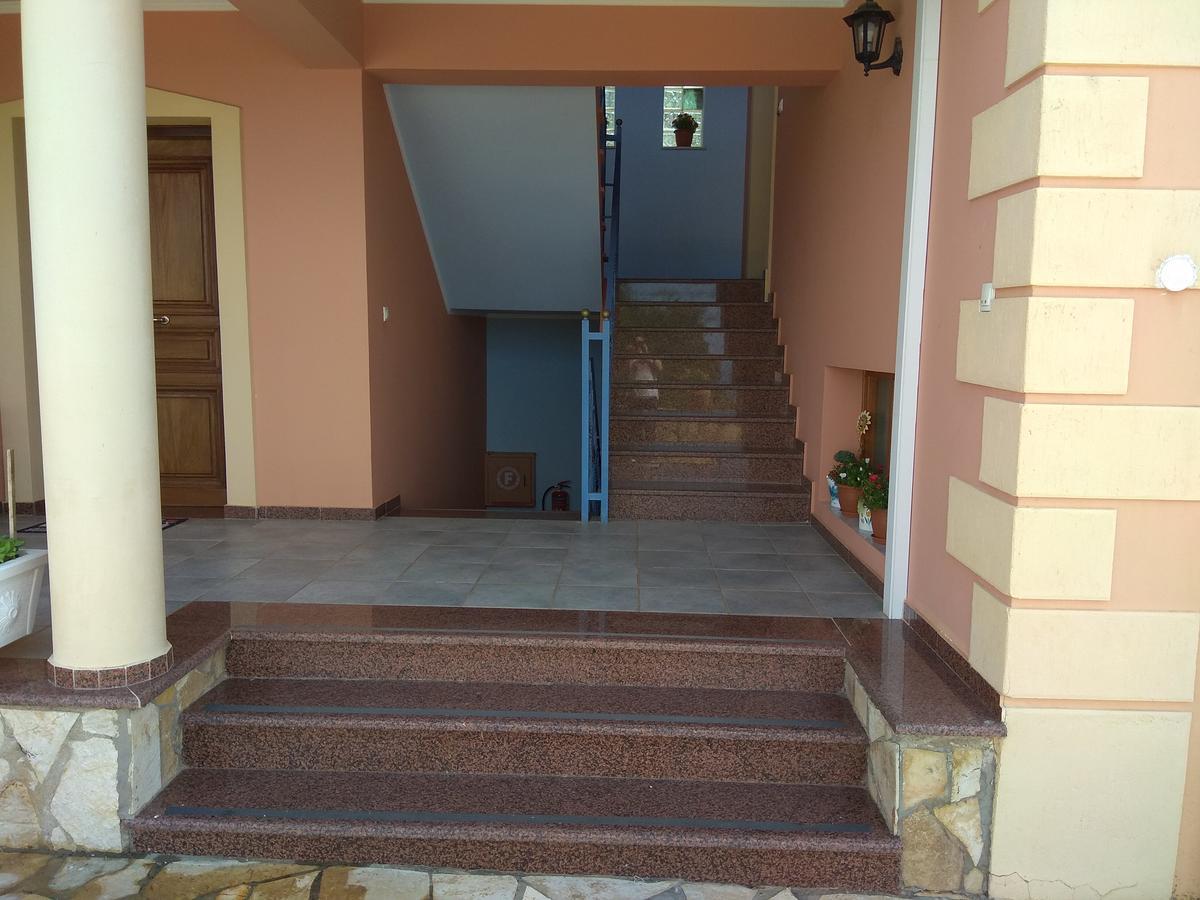 Victoria'S Apartments Dilináta المظهر الخارجي الصورة